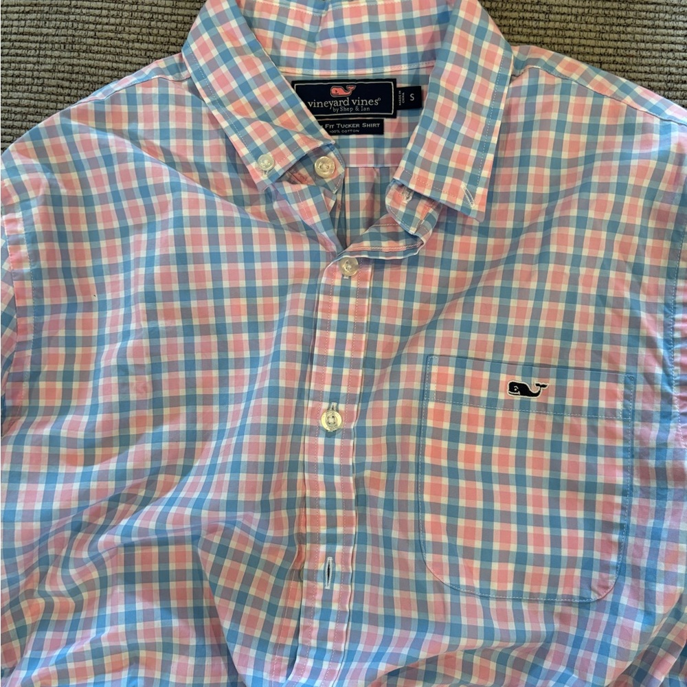 Vineyard Vines Blue and Pink Casual Button Down Shirt